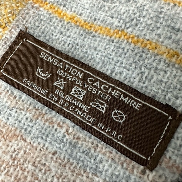 Sensation Cachemire Oversized Autumn Scarf Wrap with Fringe - Picture 4 of 7